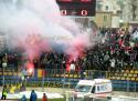 fc_brasov_steaua_08.03.2009_joc_meci43_galeria_steaua_fumigena_rosie.jpg