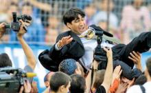 Ridicati-ma la ceeeeer!